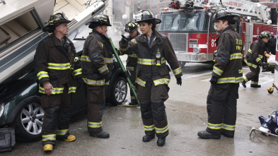 Chicago Fire (T11): Ep.22 Cascada roja