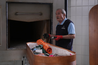 Imagen de (LSE) - Muertos S.L. (T1): Ep.2  - 8