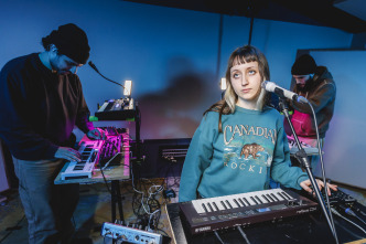 Imagen de Menú Stereo (T18): Julia Amor, Delaporte y Mourn - 6