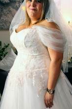 Imagen de Novias curvy, la... (T2): Ep.4 - 1