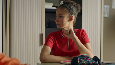 Imagen de Búscame en París (T2): Ep.7 Salvados por poco - 2