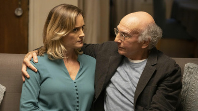 Larry David,... (T10): Ep.2 Sentada al lado