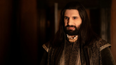 Imagen de Lo que hacemos en... (T2): Ep.1 La resurrección - 2