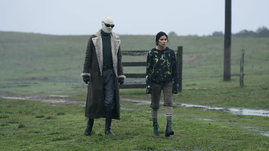 Imagen de Doom Patrol (T2): Ep.8 La patrulla paterna - 2
