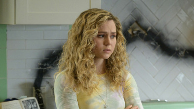 Imagen de Stargirl (T2): Ep.12 Escuela de Verano: Parte 12 - 2