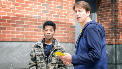 Imagen de Crashing (T1): Ep.4 Ladrando - 2
