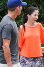 Imagen de Minicasas sobre... (T2): La pequeña casa de surf de Mark y Jen - 1