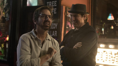 Imagen de Crashing (T3): Ep.3 El secreto - 2
