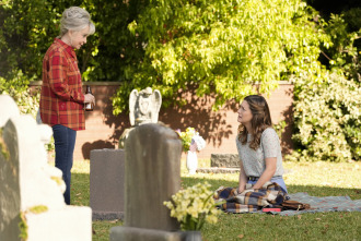 Imagen de (LSE) - El joven... (T7): Ep.13 (LSE) - Funeral - 6