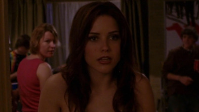 One Tree Hill,... (T2): Ep.15 Una carta cerrada al mundo