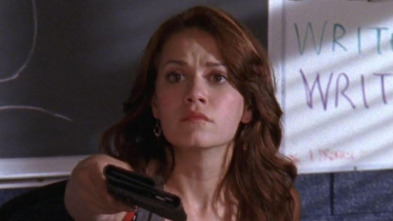 One Tree Hill,... (T6): Ep.7 Molestando al niño