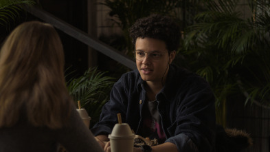 Imagen de Amor sin wifi (T1): Ep.5 Salir del útero - 6