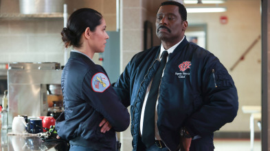 Imagen de Chicago Fire (T12): Ep.3 Atrapados - 3