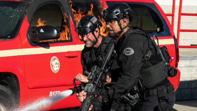 Imagen de S.W.A.T.: Los... (T4): Ep.7 En llamas - 4