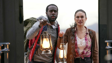 Imagen de Roswell, Nuevo... (T4): Ep.11 Siguiéndote hasta abajo - 2