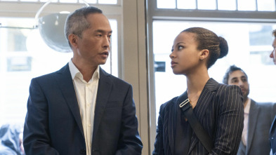 Imagen de Industry (T2): Ep.1 Papi - 2