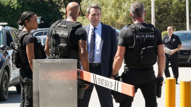 Imagen de S.W.A.T.:  Los... (T8): Ep.6 Una cuestión candente - 3
