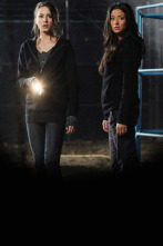 Imagen de Pequeñas mentirosa (T1): Ep.10 Mantén a tus amigos cerca - 1