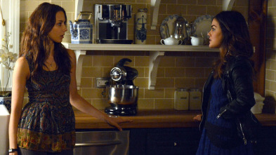 Imagen de Pequeñas mentirosas (T3): Ep.17 De la sartén al fuego - 2