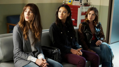 Imagen de Pequeñas mentirosas (T7): Ep.13 No te chives - 2