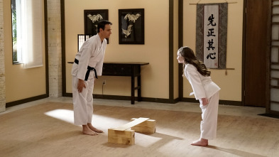 Imagen de Cobra Kai (T1): Ep.2 Pegar primero - 1