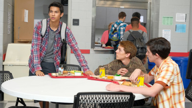 Imagen de Cobra Kai (T1): Ep.2 Pegar primero - 3