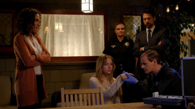 Imagen de Notorious (T1): Ep.8 El libro del mal - 3
