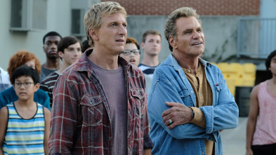 Imagen de Cobra Kai (T2): Ep.2 De vuelta al negro - 4
