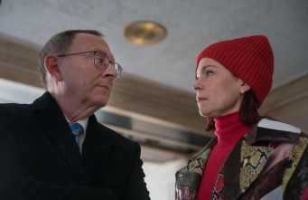Imagen de Elsbeth (T2): Ep.18 Sé lo que hiciste hace treinta y tres veranos - 1