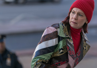 Imagen de Elsbeth (T2): Ep.18 Sé lo que hiciste hace treinta y tres veranos - 4
