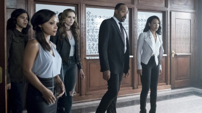 Imagen de The Flash (T4): Ep.1 El renacer de Flash - 2