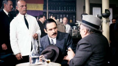 Imagen de Los gozos y las sombras (T1): Ep.2  - 2