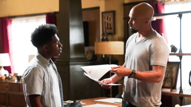 Imagen de S.W.A.T.: Los... (T2): Ep.19 Invisible - 2