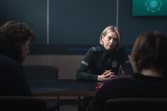 Imagen de Blue Lights (T3): Ep.4 Una despedida - 4