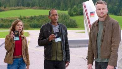 Imagen de Asesinatos en la... (T4): Ep.9 Más allá de las nubes - 1