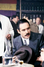 Imagen de Los gozos y las sombras (T1): Ep.2  - 1