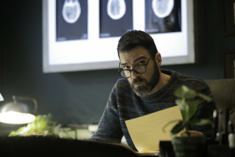 Imagen de Mentes brillantes (T2): Ep.13 La madriguera del conejo - 2