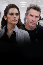 Imagen de The Pitt Podcast (T2): 9:00 A.M. with Sepideh Moafi and Shawn Hatosy - 1