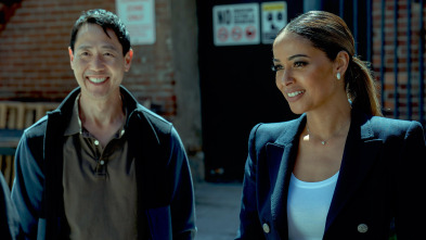 Imagen de Rabbit Hole (T1): Ep.6 The Playbook - 2