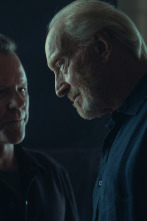 Imagen de Rabbit Hole (T1): Ep.4 The Person in Your Ear - 1