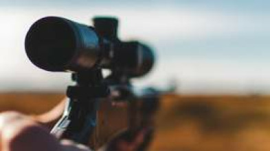 Imagen de Tras la sombra del macho montés El desafío del Beceite Hunter Adventure by Savage and Leupold T2 ... - 5