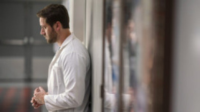 Imagen de New Amsterdam (T2): Ep.11 Escondido tras mi sonrisa - 5