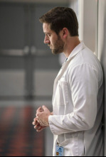 Imagen de New Amsterdam (T2): Ep.5 La línea de Kármán - 4