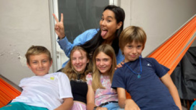 Imagen de L'au pair (T3): Un dia de festes eufòriques - 5