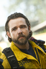 Imagen de Fire Country (T4): Ep.12 La vida de un bombero - 5
