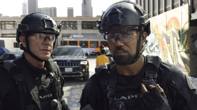 Imagen de S.W.A.T.: Los... (T2): Ep.8 La experiencia Tiffany - 5