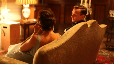 Imagen de Los Windsor: una...: La joven reina - 3