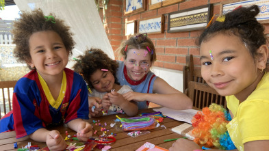 Imagen de L'au pair (T3): Un dia entre cabres, cavalls i minairions - 3