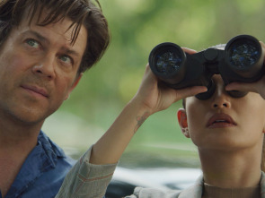 Imagen de Almost Paradise (T1): Ep.2 Algo personal - 3