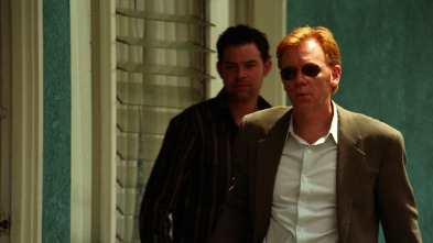 Imagen de CSI: Miami (T2): Ep.16 Invasión - 3